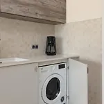 Solaris Close To The By Renters 达尔沃沃
