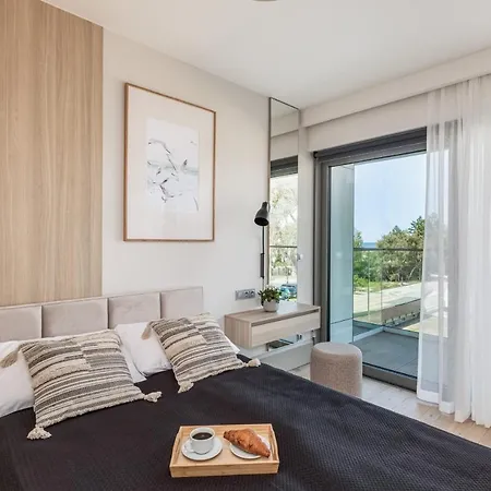 Solaris Close To The By Renters